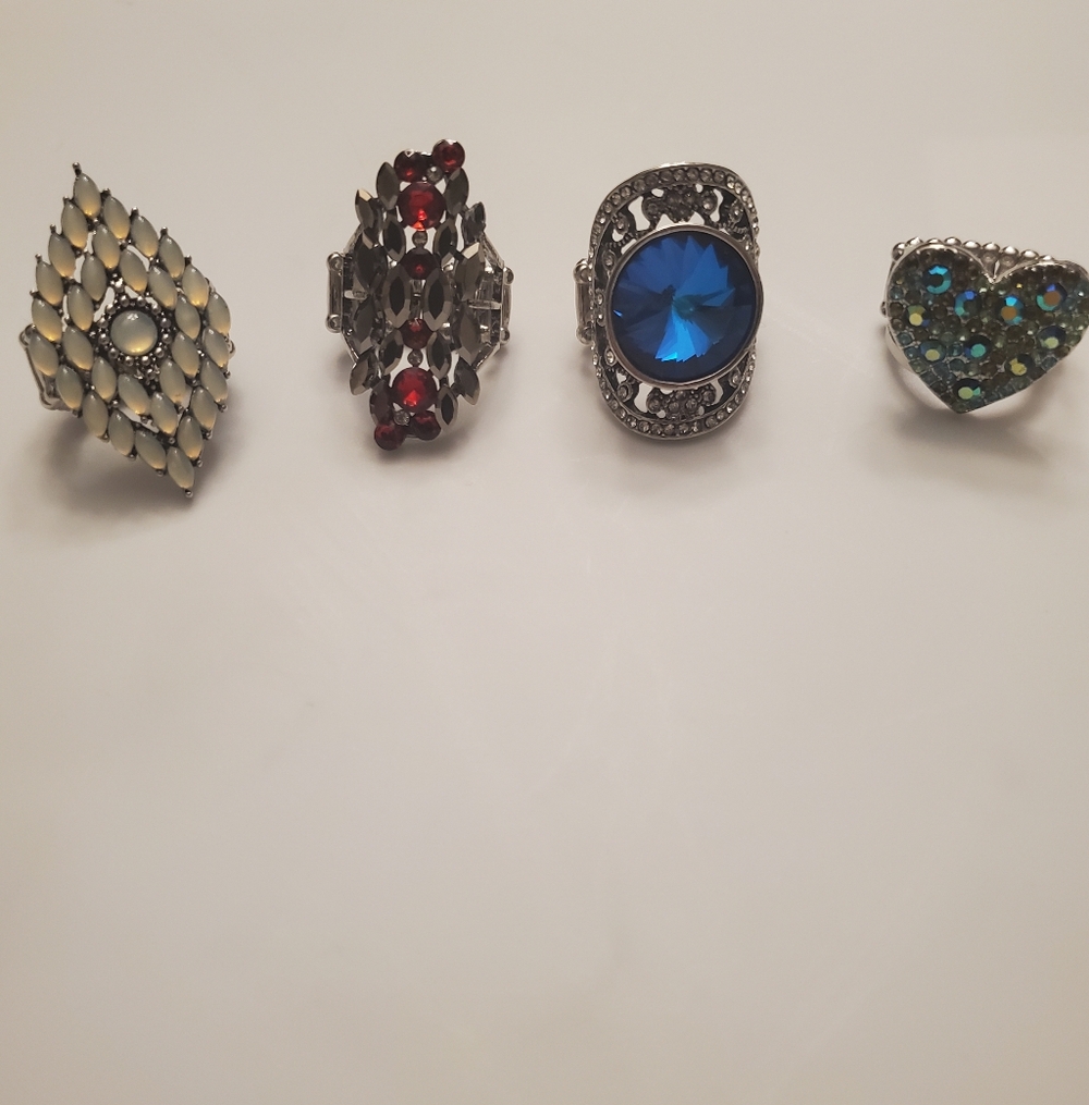 4 Paparazzi Stretch Rings - Picture 11 of 12